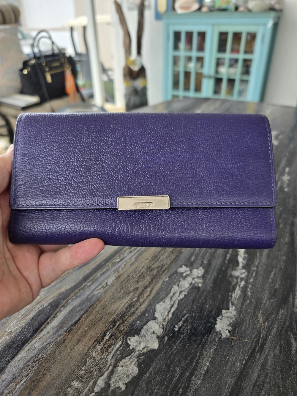 Tumi EUC Deep Purple Leather Continental Wallet 7.5x4 w Silver Metal Logo Plate